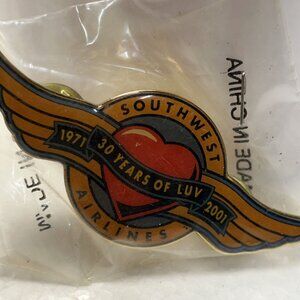 Collectable Southwest Airlines 30 Years Of LUV Anniversary Pin 1971-2001